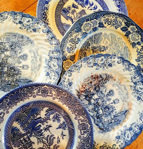 Job Lot of 5 Vintage Mismatched Blue & White Willow Pattern Dinner Plates Set